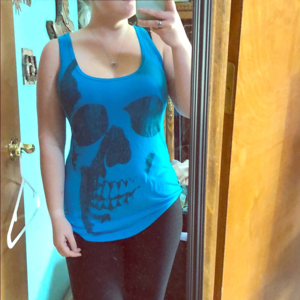 Blue skull tank